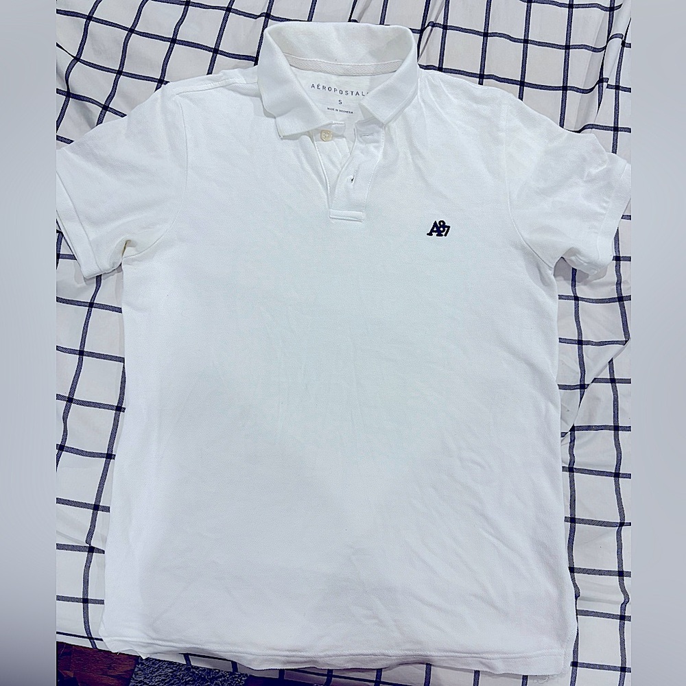 Aeropostale V cut shirt